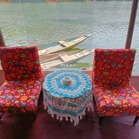 Island Homestay Srinagar  Bagian luar foto